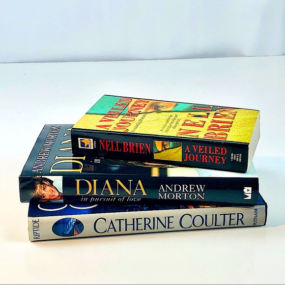 Lot of three books by various authors. - Picture 12 of 12